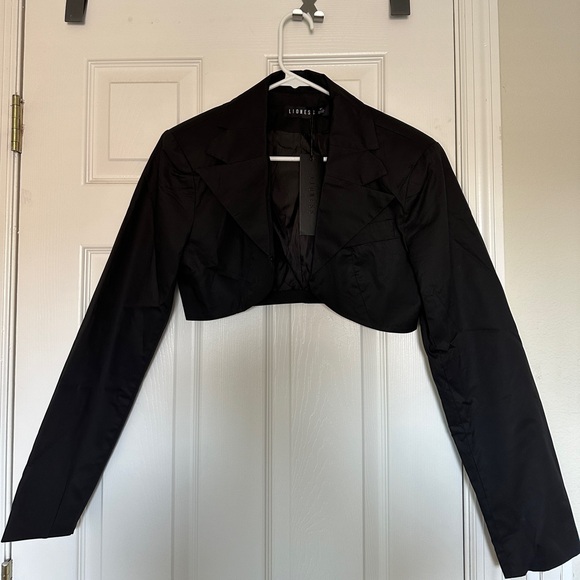 LIONESS - GWYNETH CROP SHIRT IN BLACK - Picture 2 of 4